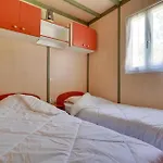 Casa vacanze Stunning Home In La Faute-Sur-Mer With Heated Swimming Pool