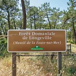 Casa vacanze Stunning Home In La Faute-Sur-Mer With Heated Swimming Pool
