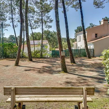 Casa vacanze Stunning Home In La Faute-Sur-Mer With Heated Swimming Pool *