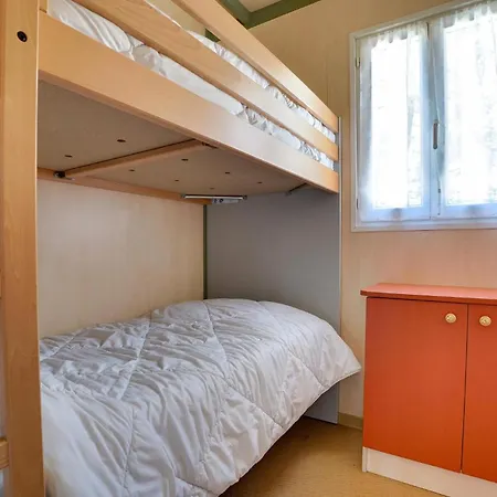 3 Bedroom Awesome In La Faute-sur-Mer