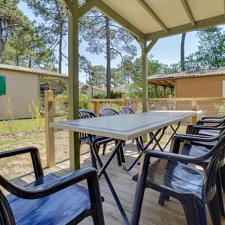 3 Bedroom Awesome In Holiday home *