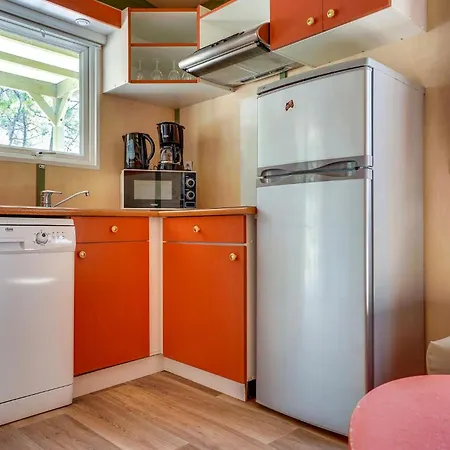 3 Bedroom Awesome In * La Faute-sur-Mer